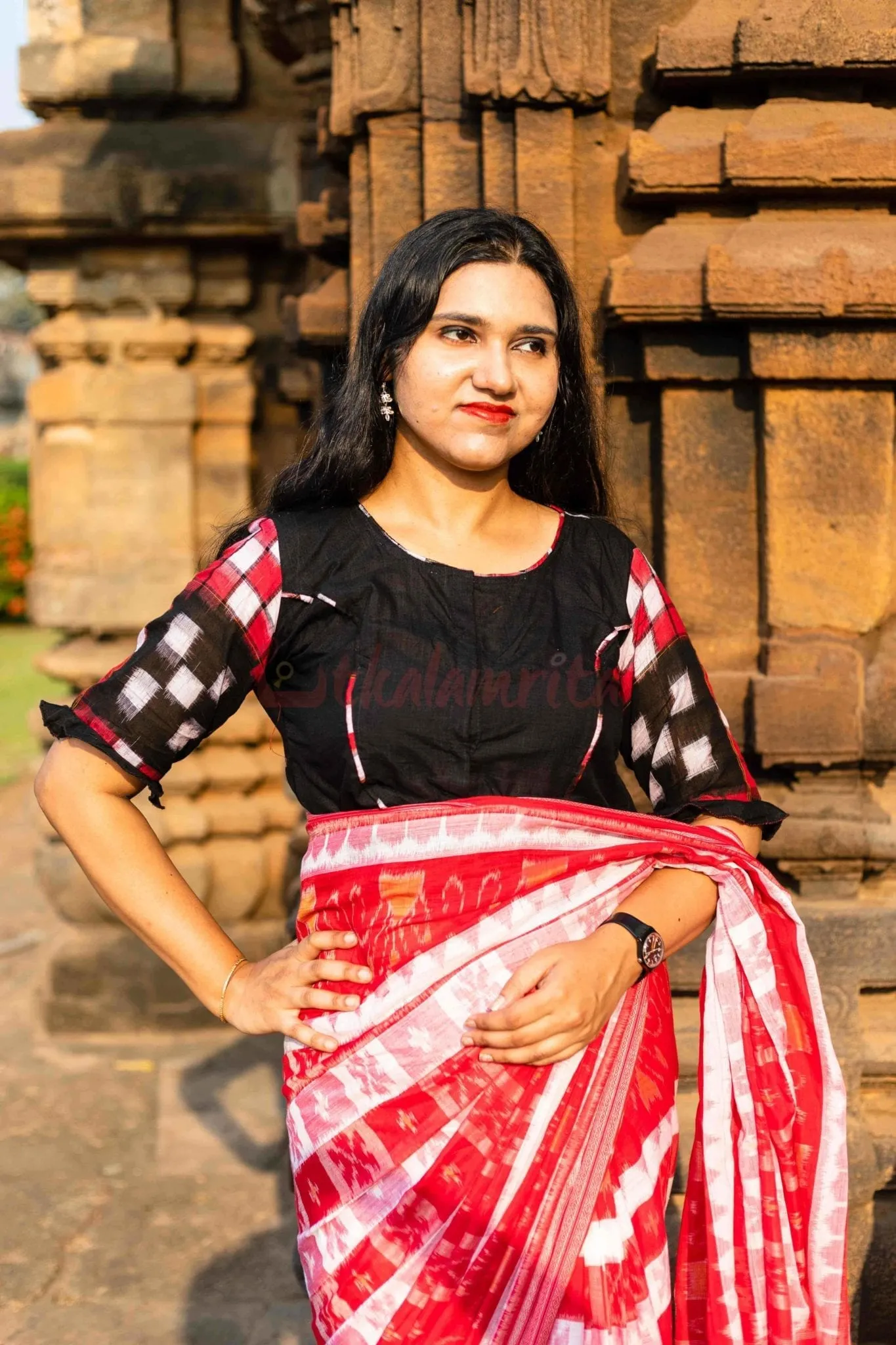 Red Black White Beauty (Blouse)