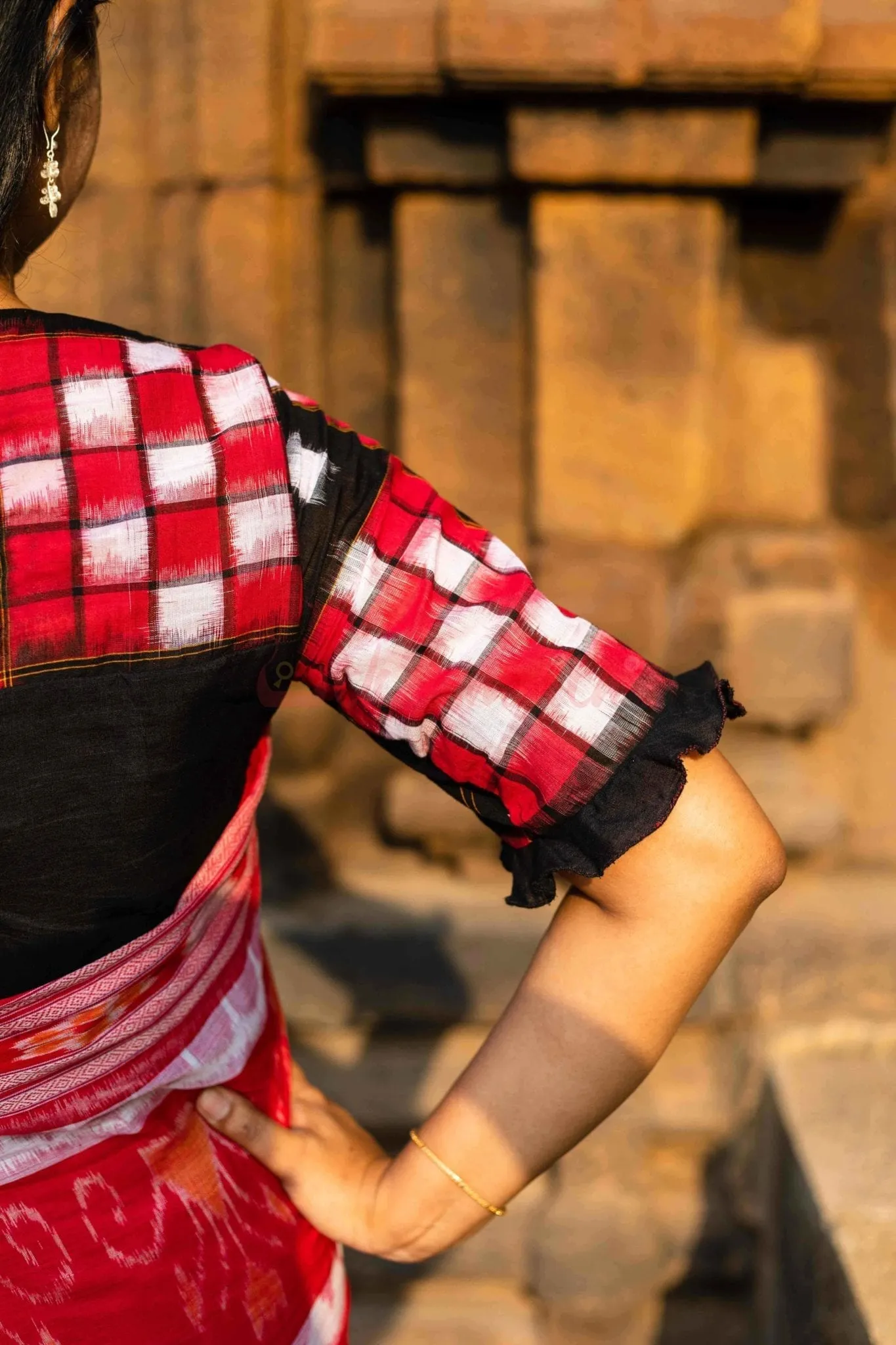 Red Black White Beauty (Blouse)