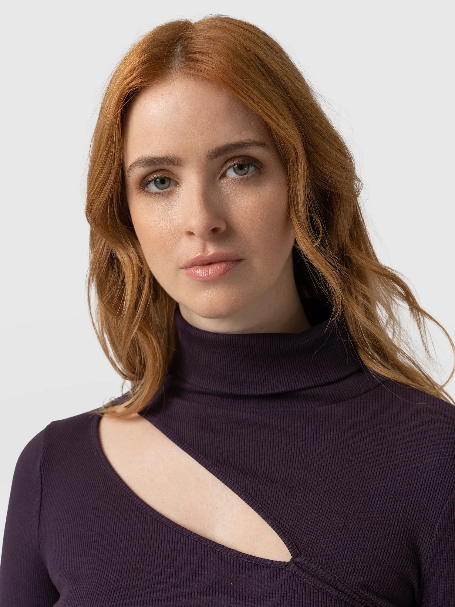 Reveal Turtle Neck - Plum